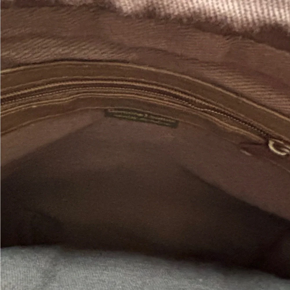 KENNETH COLE CHOCOLATE BROWN LEATHER CROSSBODY KNOT DEDIGN ON FRONT SNAP CLOSURE